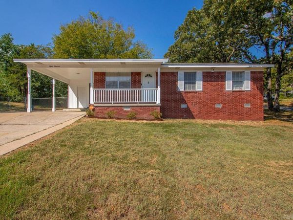 800 Buttercup Circle, North Little Rock, AR 72118