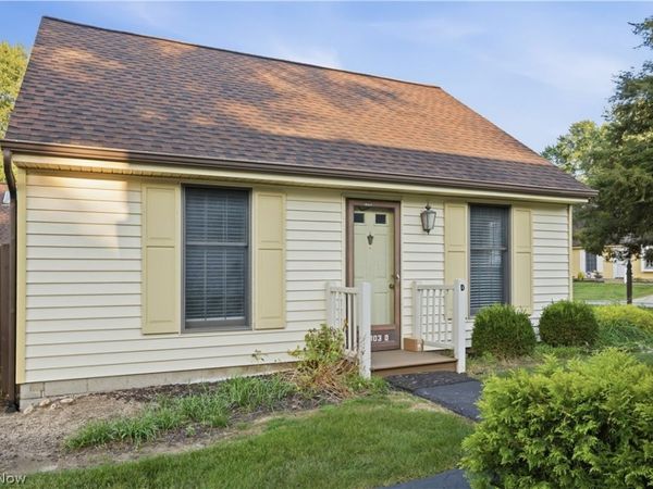 46103 New England Square, Unit D, New Waterford, OH 44445