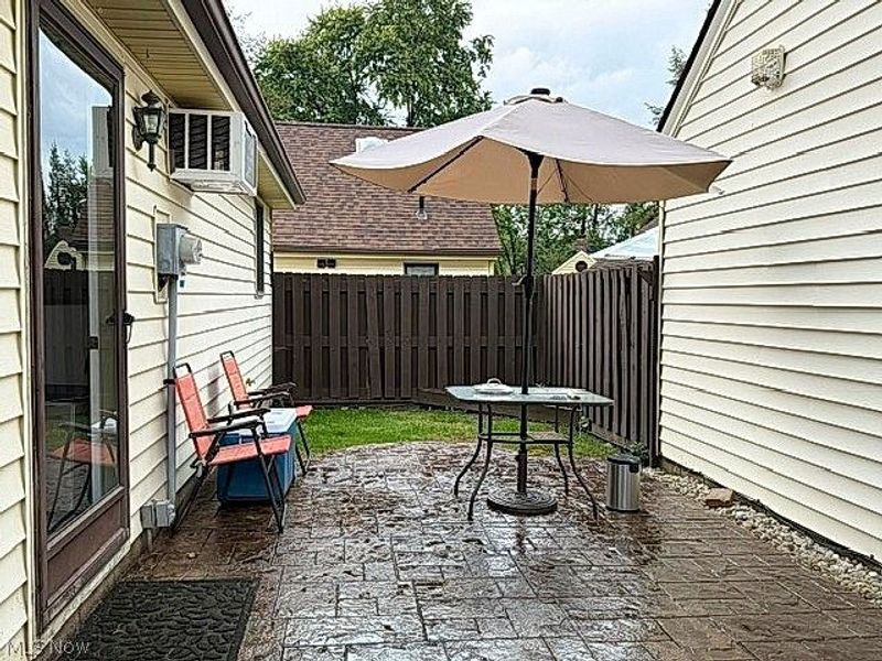 46103 New England Square, Unit D, New Waterford, OH 44445 Photo 17