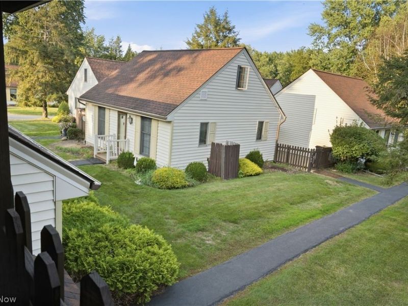 46103 New England Square, Unit D, New Waterford, OH 44445 Photo 18