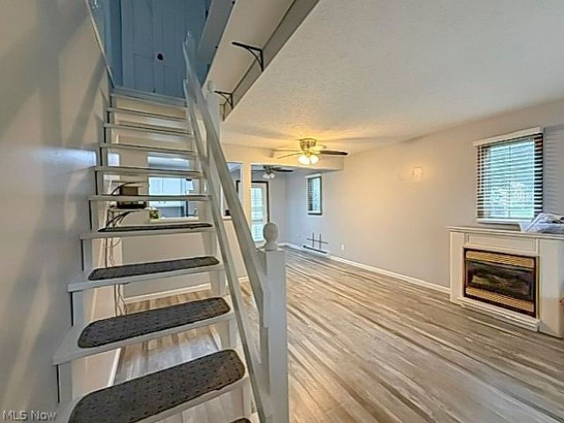 46103 New England Square, Unit D, New Waterford, OH 44445 Photo 6