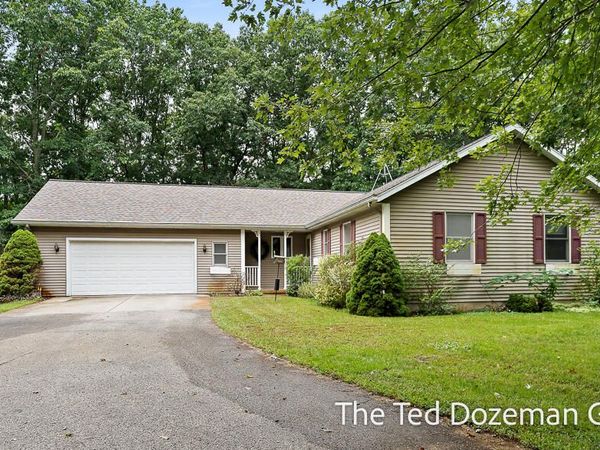 16565 Greenly Street, Holland, MI 49424