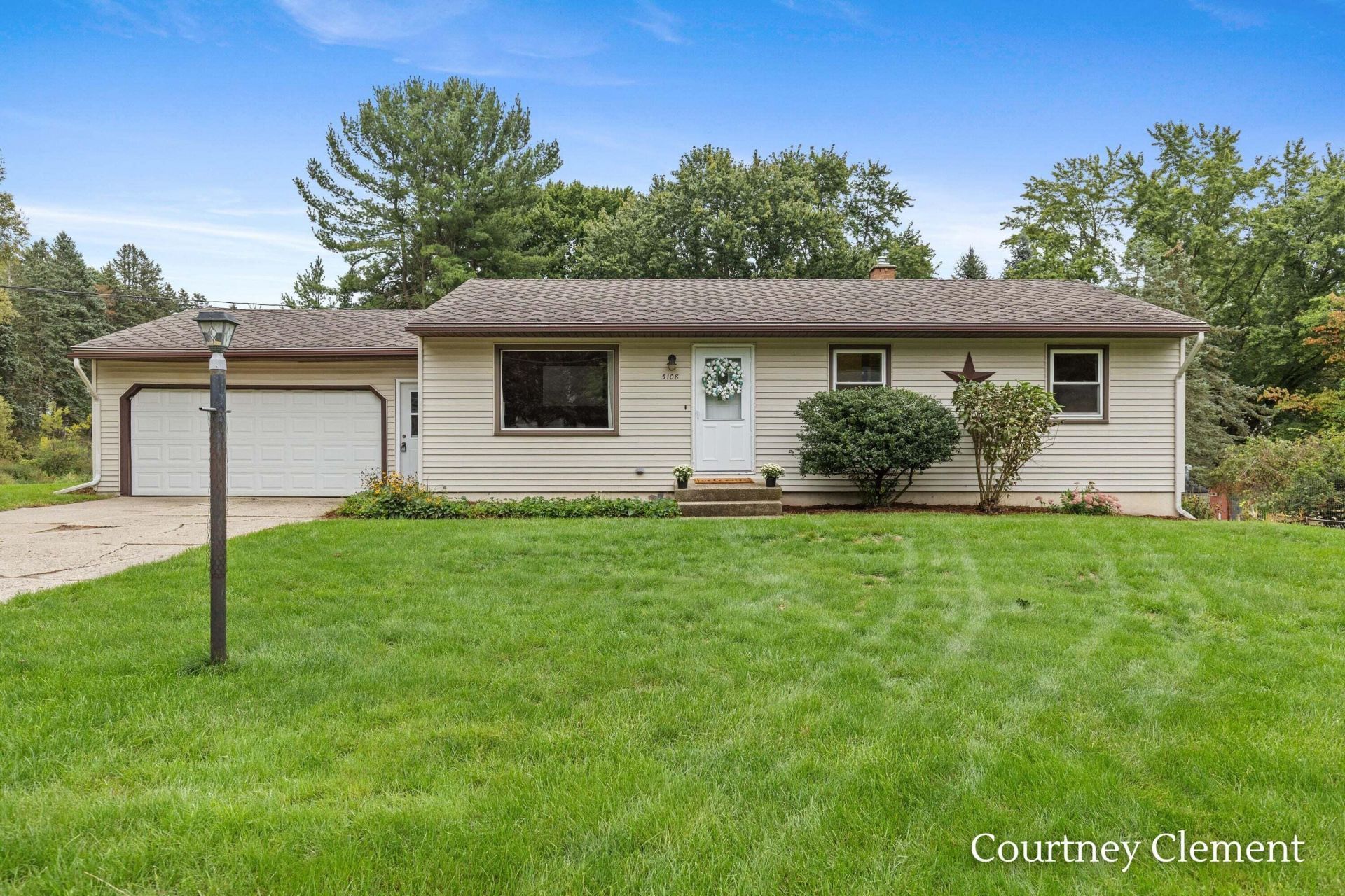 5108 Pleasant Creek Avenue Ne, Comstock Park, MI 49321 Main Photo