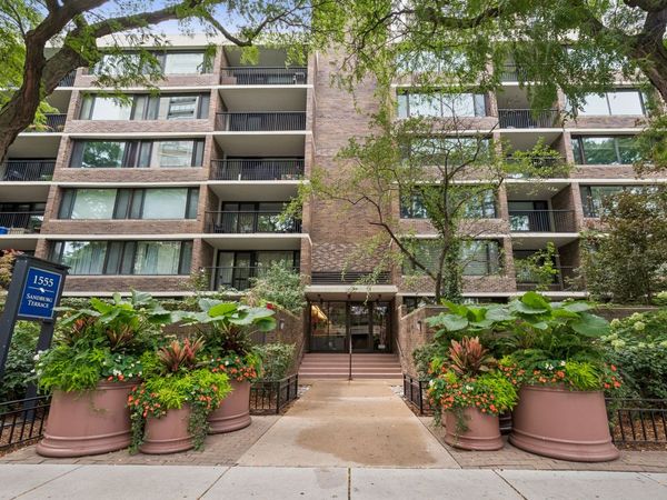 1555 N Sandburg Terrace , Unit 512K, Chicago, IL 60610