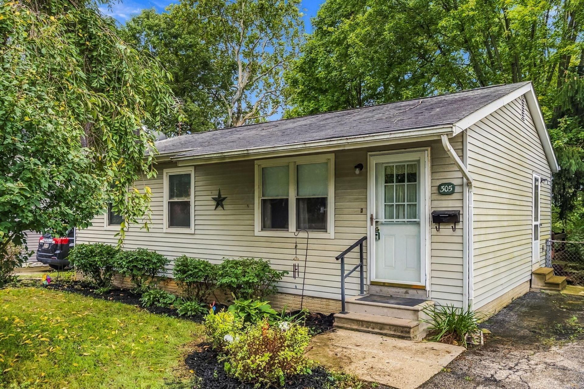 305 Lake Street, Delaware, OH 43015 Main Photo