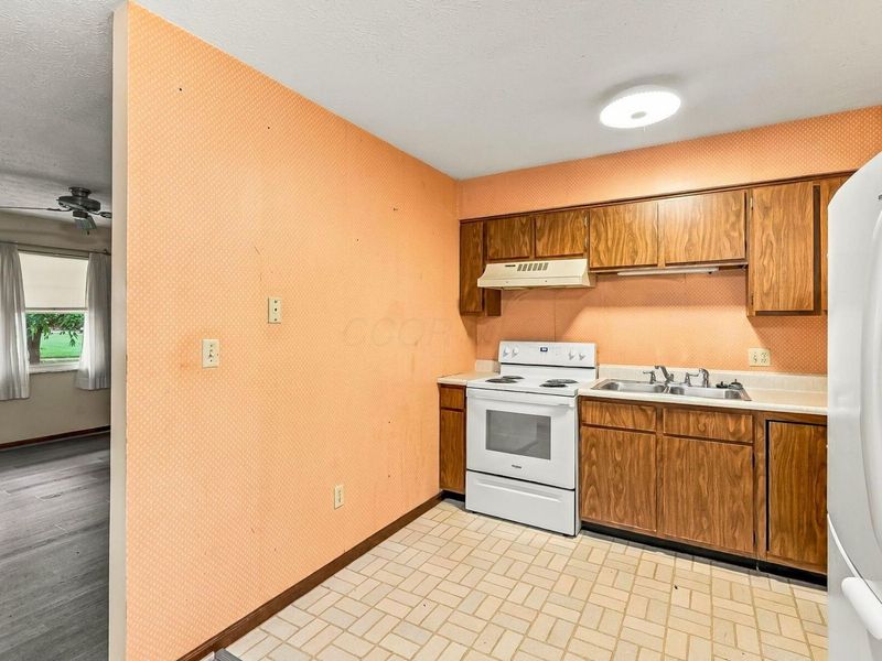305 Lake Street, Delaware, OH 43015 Photo 18