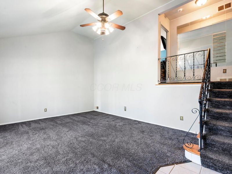 1143 Manfeld Drive, Columbus, OH 43227 Photo 5