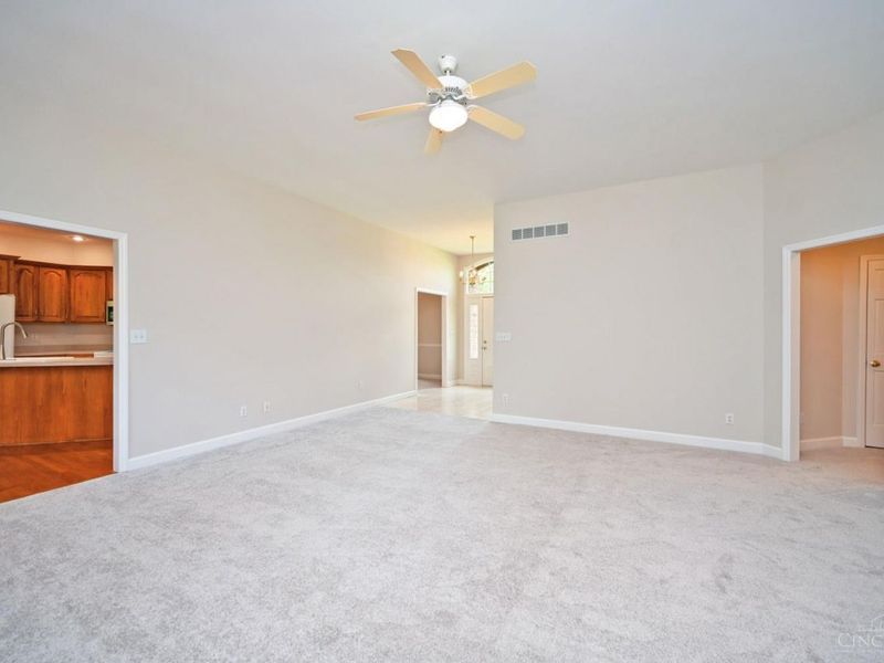 5474 Chancellor Lane, Hamilton Township, OH 45152 Photo 12
