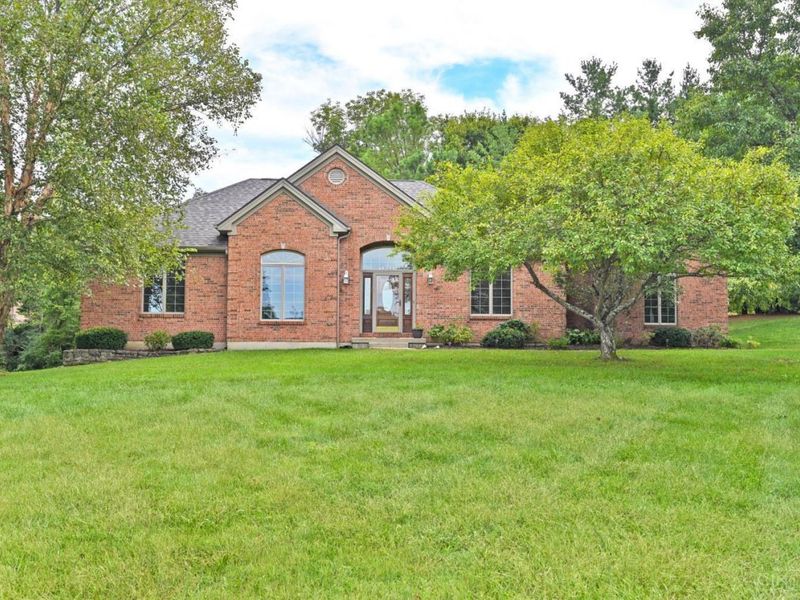 5474 Chancellor Lane, Hamilton Township, OH 45152 Photo 2