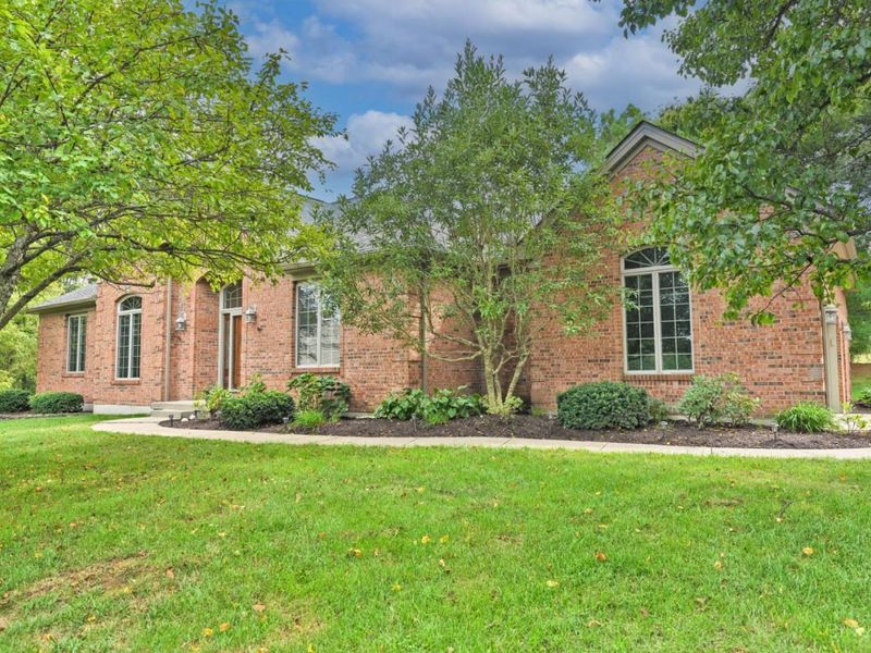 5474 Chancellor Lane, Hamilton Township, OH 45152 Photo 3