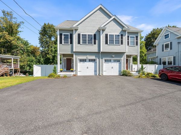 4 Fairmount St, Unit A, Woburn, MA 01801