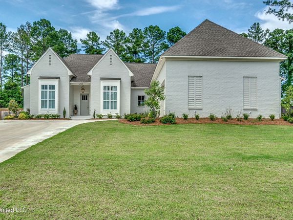 215 Westlake Circle, Madison, MS 39110