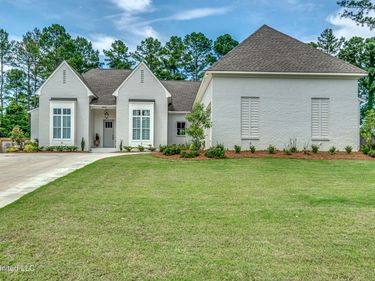 215 Westlake Circle, Madison, MS 39110