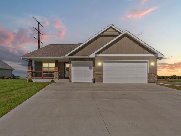 10 Sunset Court, North Mankato, MN 56003