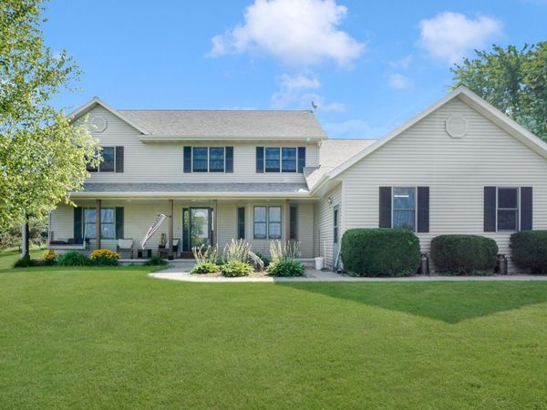 N6604 Mine Rd, Hubbard, WI 53035