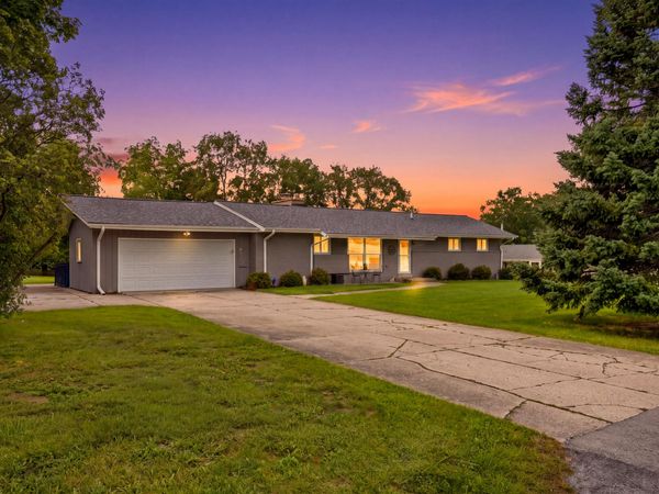 14465 Lindsay Dr, Brookfield, WI 53005
