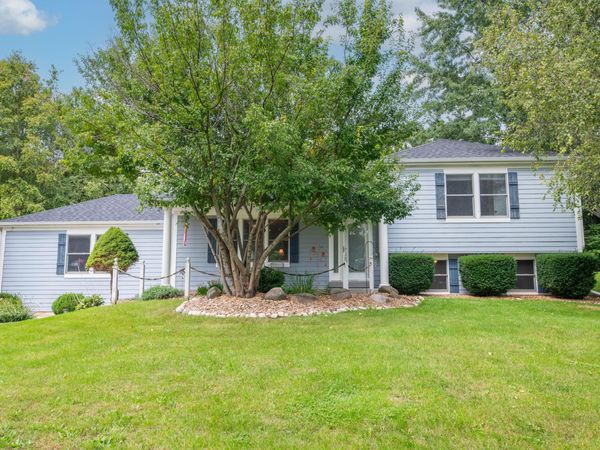 N51W27864 N Courtland Cir, Lisbon, WI 53072
