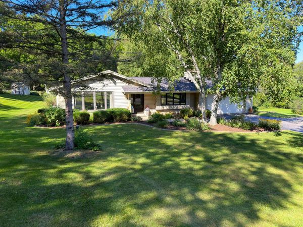 W240N4035 Swan Rd, Pewaukee, WI 53072