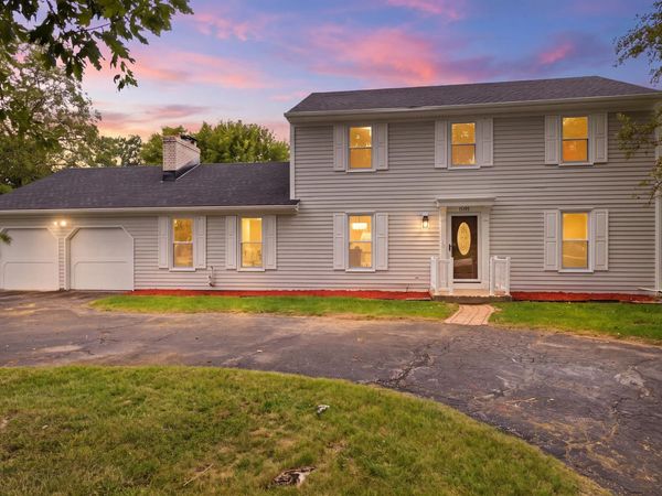 21195 Bramblewood Trl, Brookfield, WI 53045