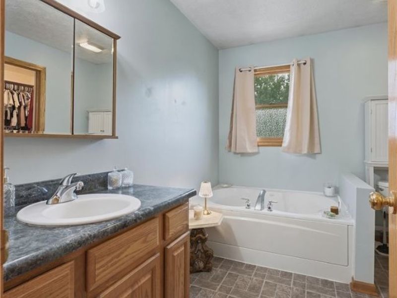 6295 Plum Street NE, Louisville, OH 44641 Photo 32