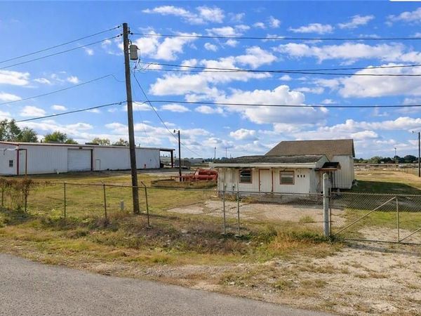 602 ENGINEERS Road , Belle Chasse, LA 70037