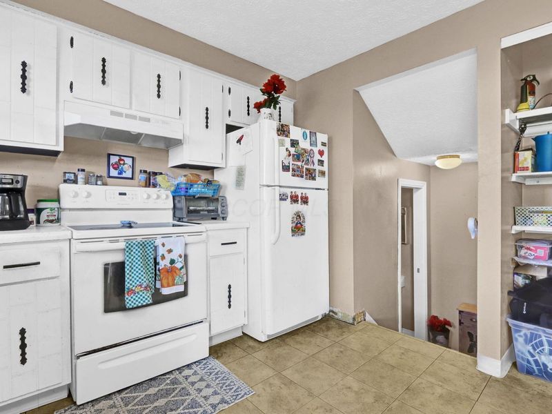 4880 Berryhill Court, Columbus, OH 43230 Photo 10