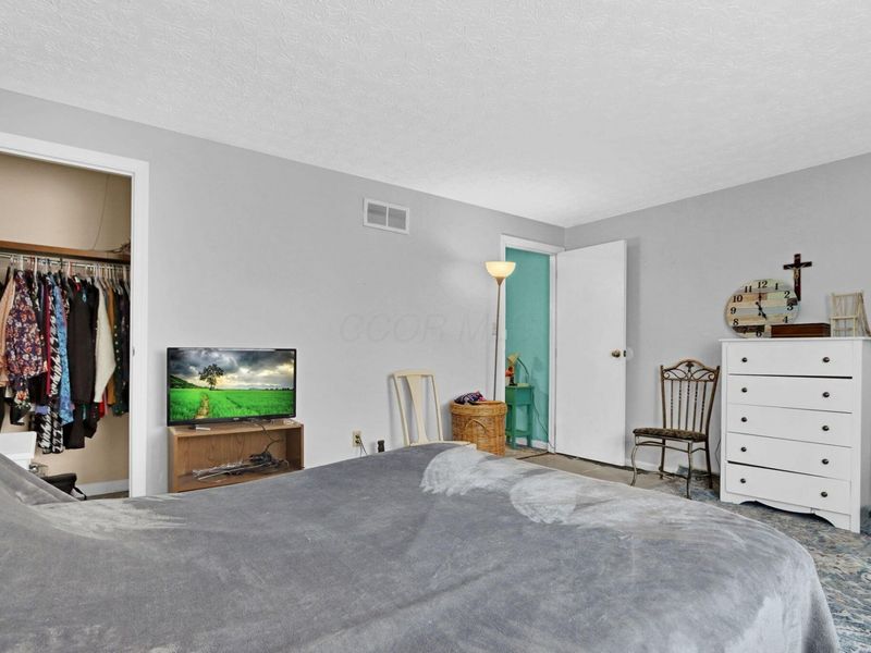 4880 Berryhill Court, Columbus, OH 43230 Photo 14