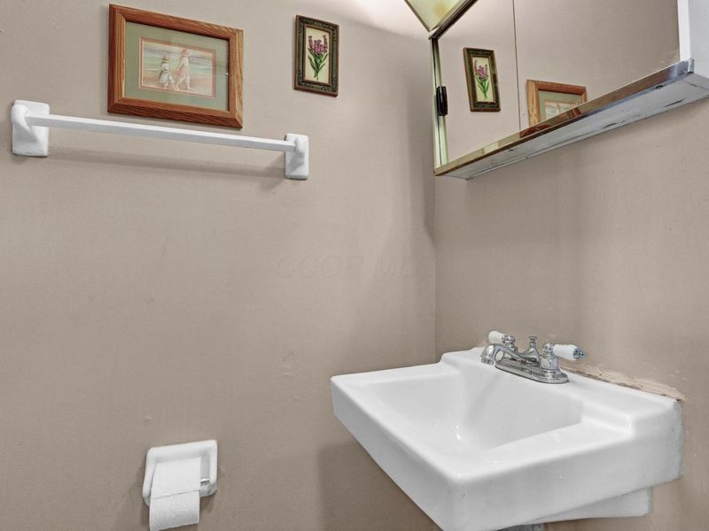 4880 Berryhill Court, Columbus, OH 43230 Photo 18