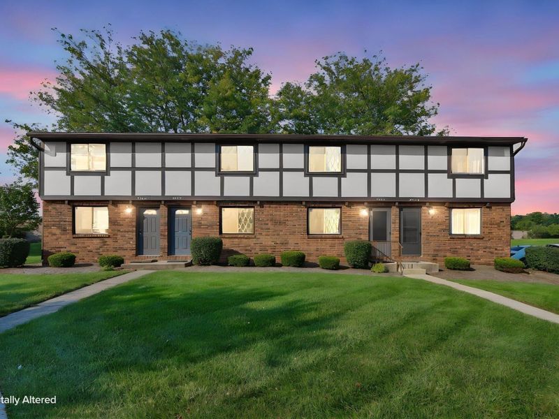 4880 Berryhill Court, Columbus, OH 43230 Photo 2