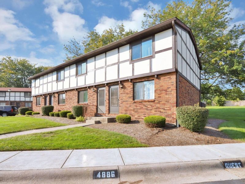 4880 Berryhill Court, Columbus, OH 43230 Photo 3
