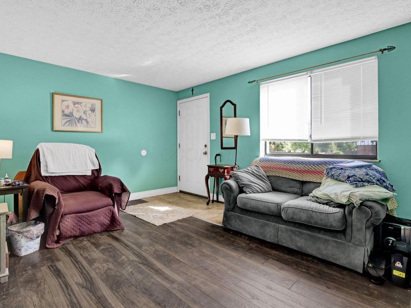 4880 Berryhill Court, Columbus, OH 43230 Photo 6