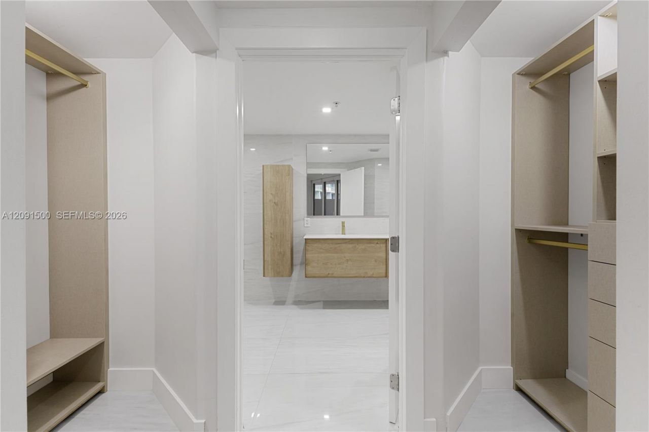 3000 NE 188th St , Unit 402, Aventura, FL 33180 Photo