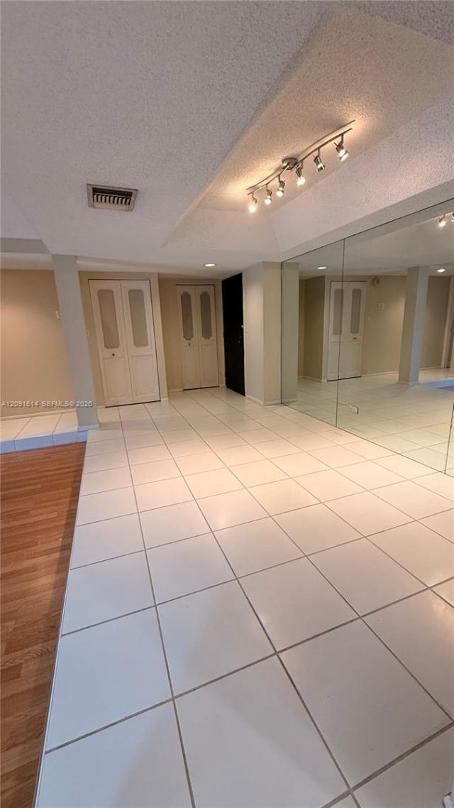 3720 Inverrary Dr , Unit 1W, Lauderhill, FL 33319 Photo
