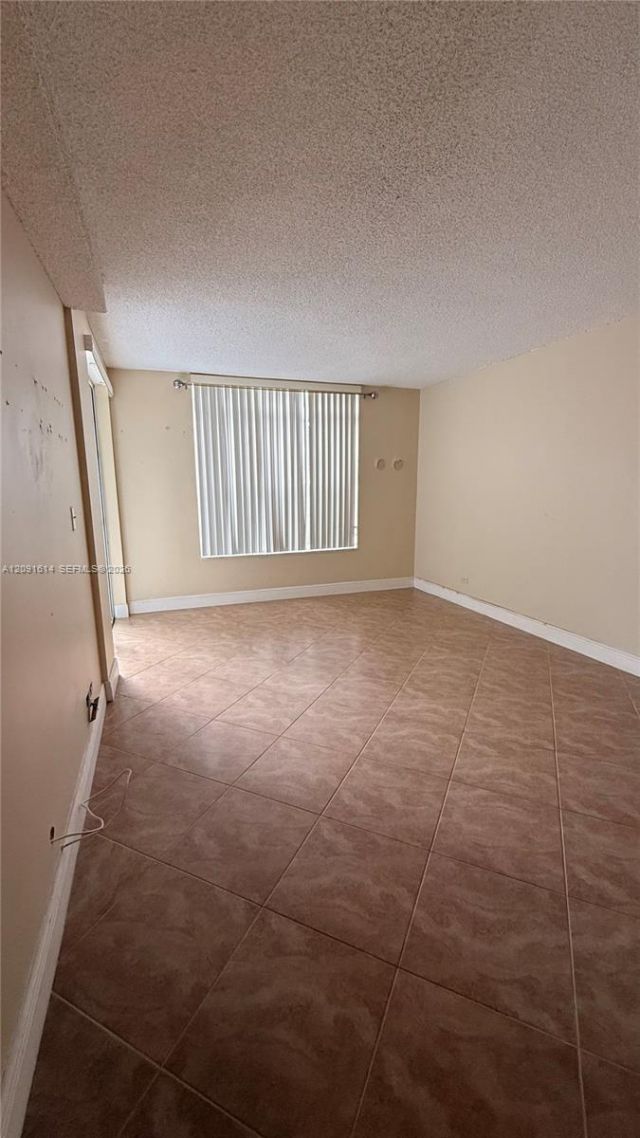 3720 Inverrary Dr , Unit 1W, Lauderhill, FL 33319 Photo