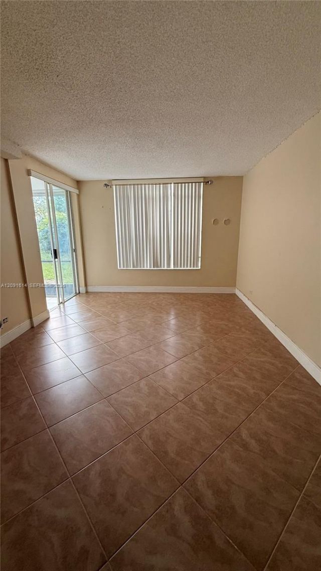 3720 Inverrary Dr , Unit 1W, Lauderhill, FL 33319 Photo