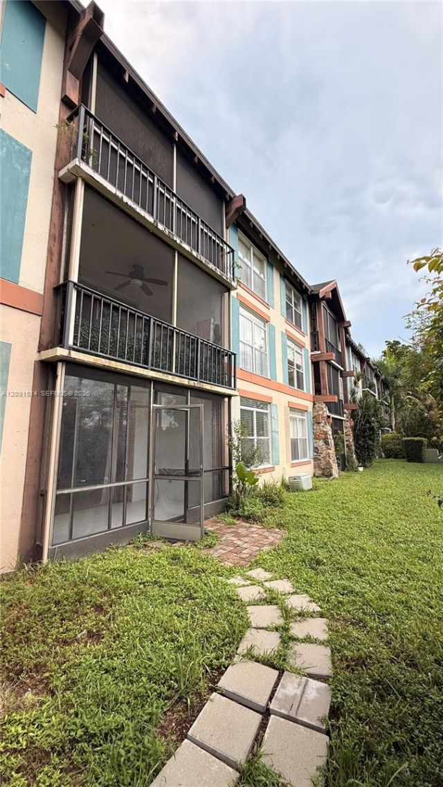 3720 Inverrary Dr , Unit 1W, Lauderhill, FL 33319 Photo
