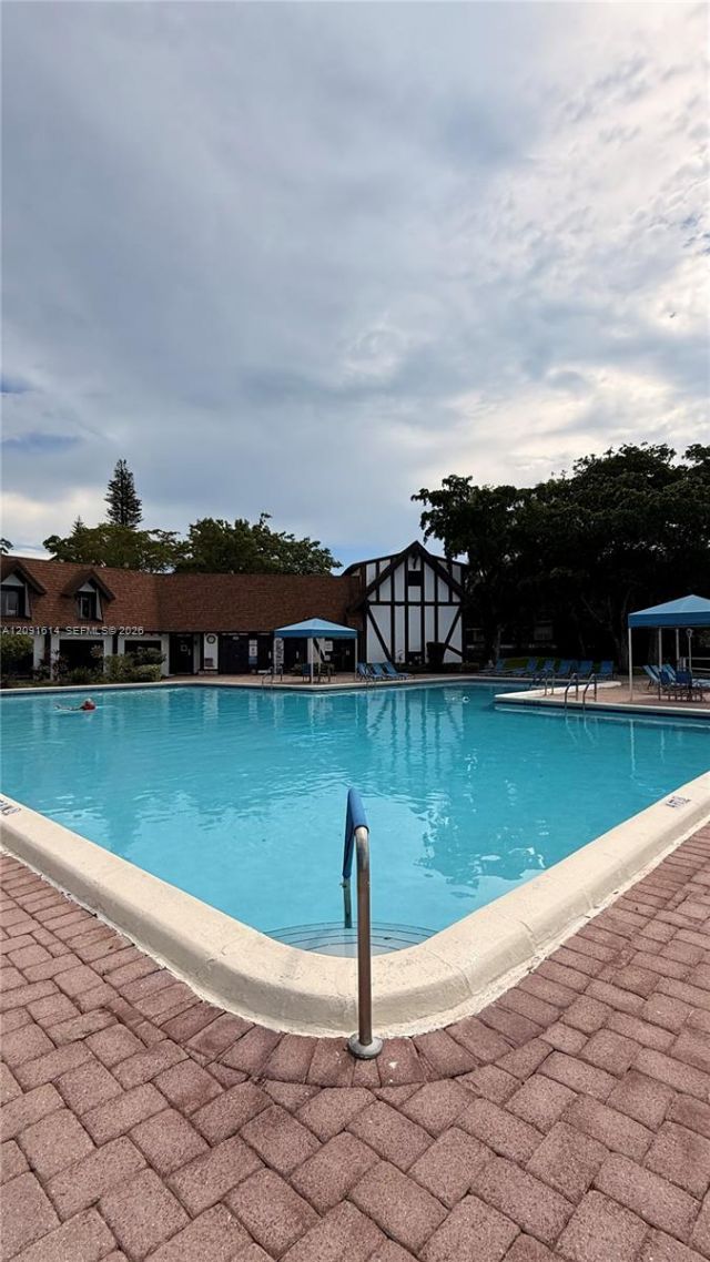 3720 Inverrary Dr , Unit 1W, Lauderhill, FL 33319 Photo
