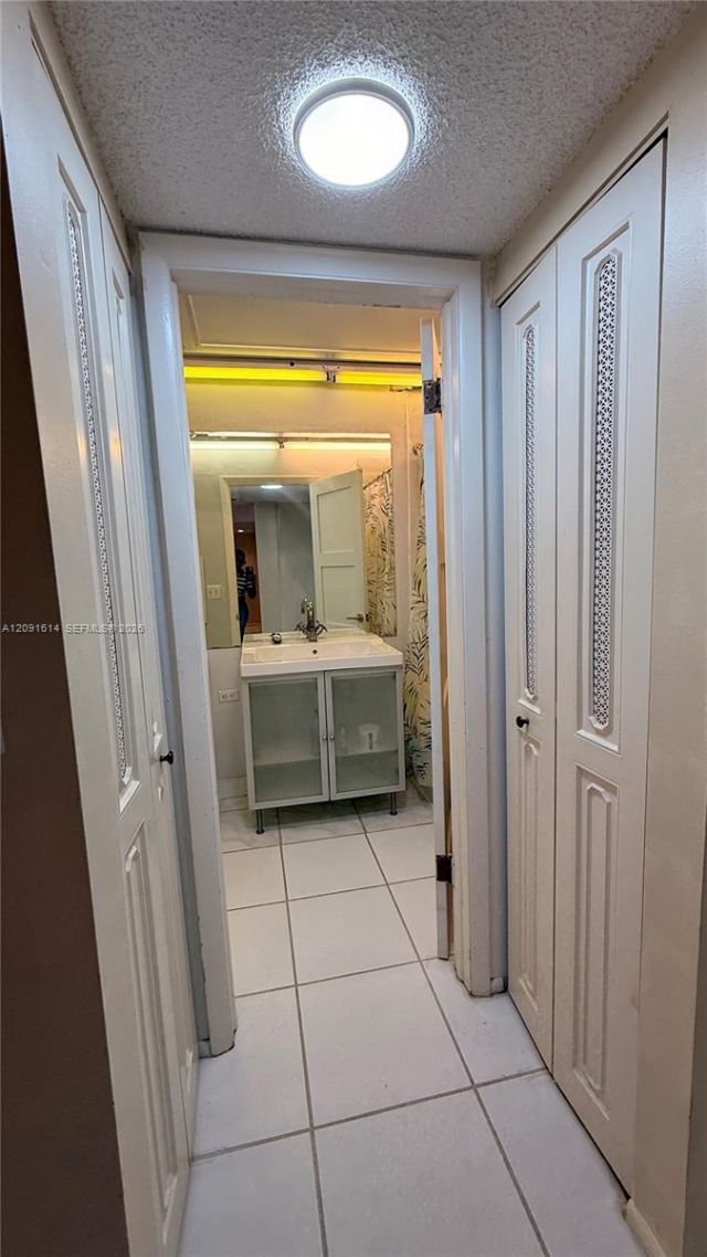 3720 Inverrary Dr , Unit 1W, Lauderhill, FL 33319 Photo