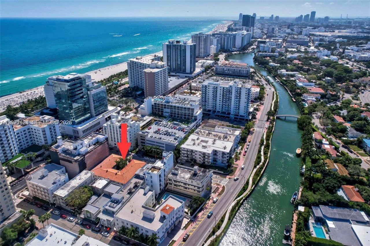 215 30th St, Unit 6, Miami Beach, FL 33140 Photo