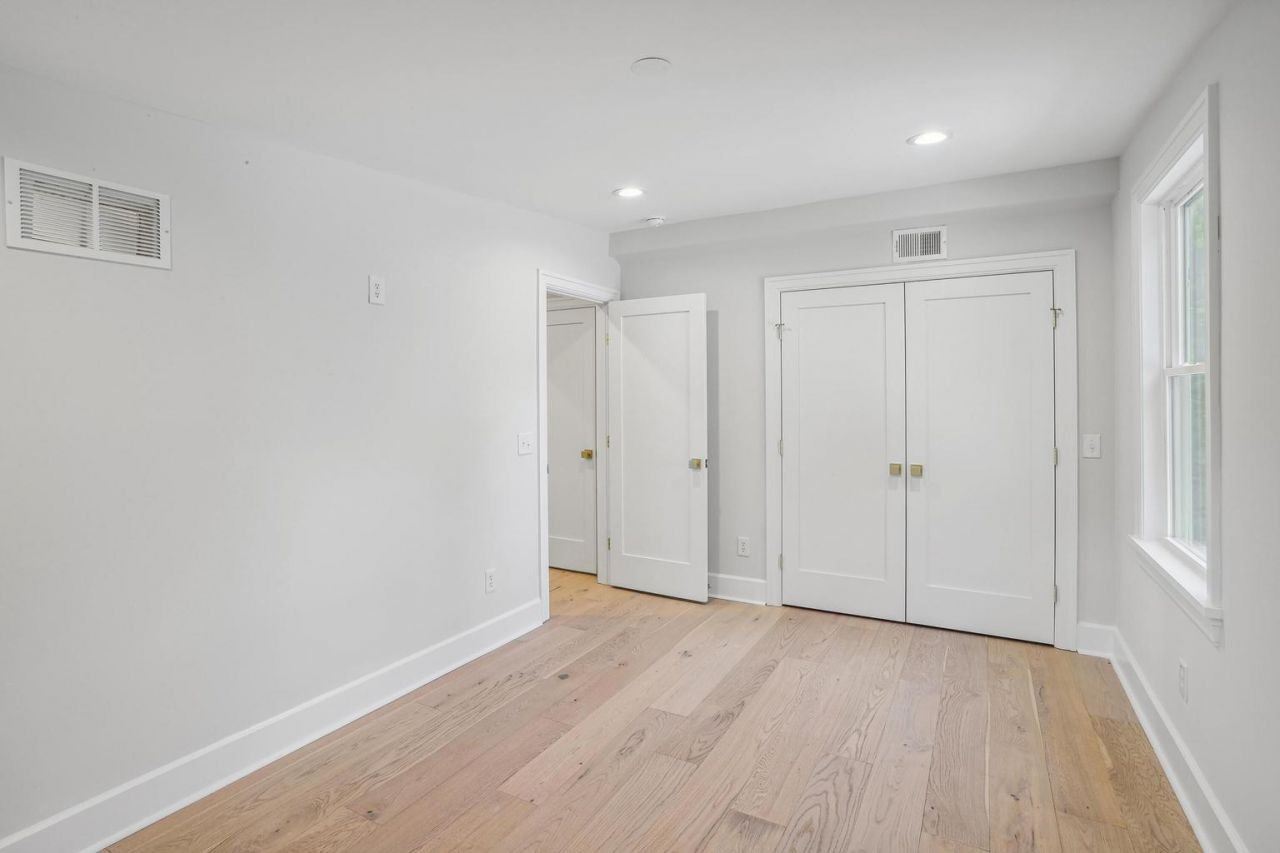 2127 Medway Road Photo 32