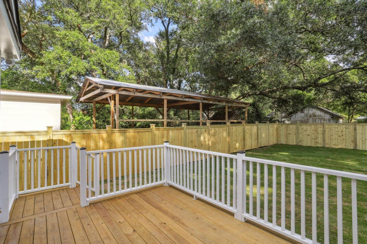 2127 Medway Road Photo 37
