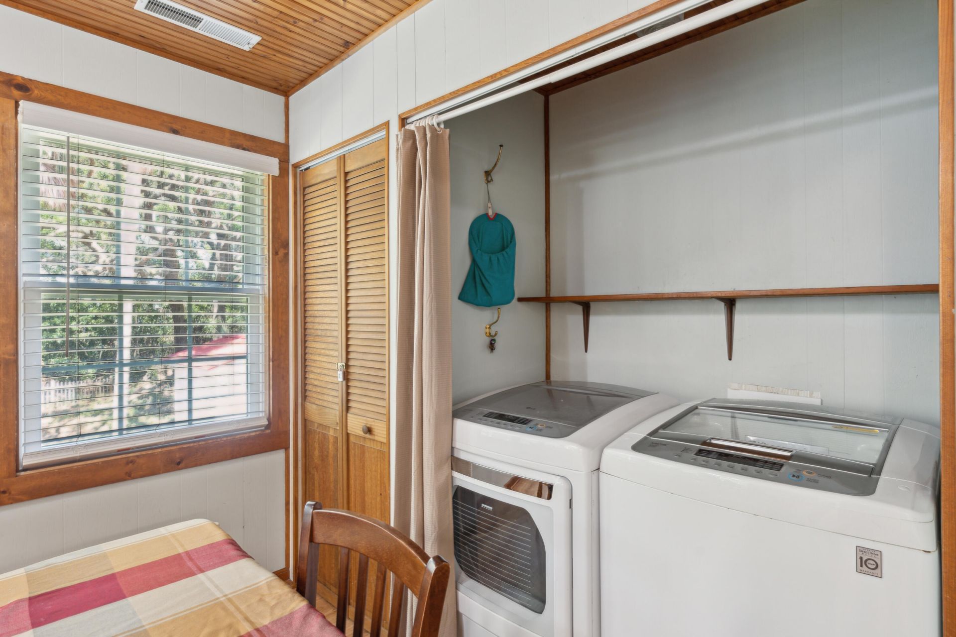 518 W Ashley Avenue Photo 44