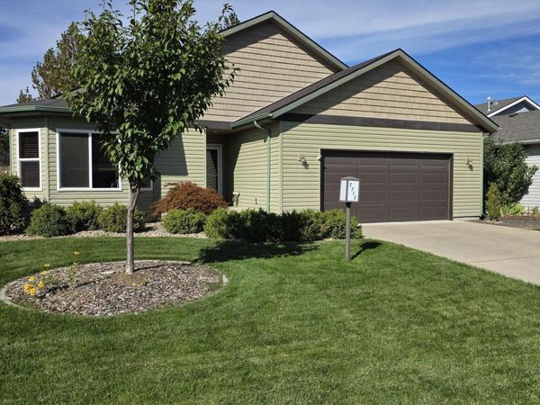 8713 N Indywood Dr, Hayden, ID 83835