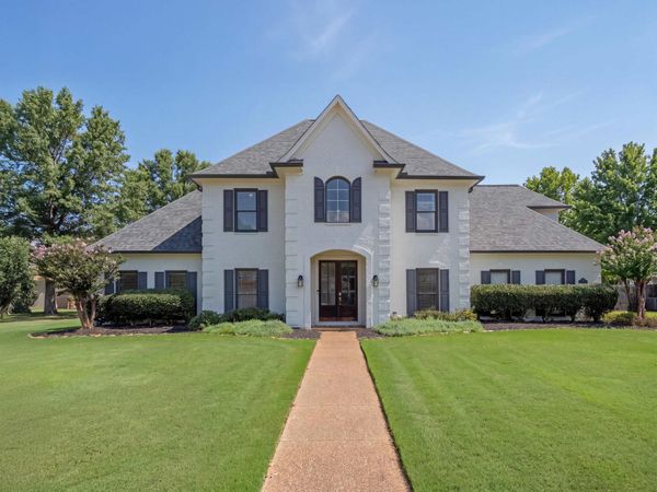 2056 DOGWOOD GARDEN DR, Collierville, TN 38139