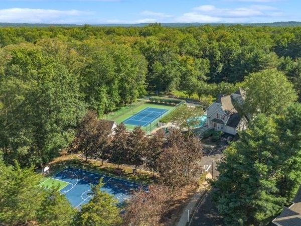 3105 Tudor Dr, Pequannock, NJ 07444