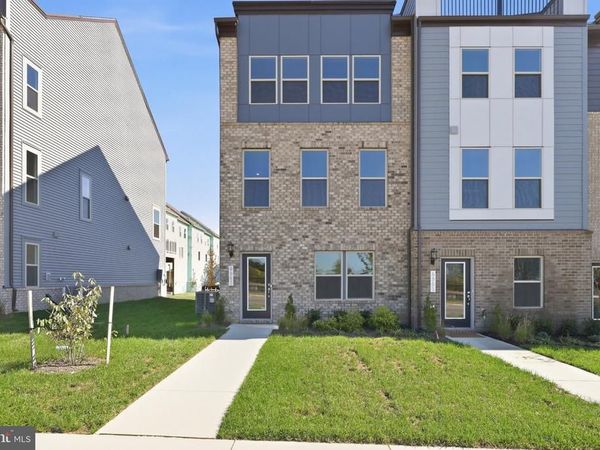 8963 KATHERINE JOHNSON AVENUE, MANASSAS, VA 20109