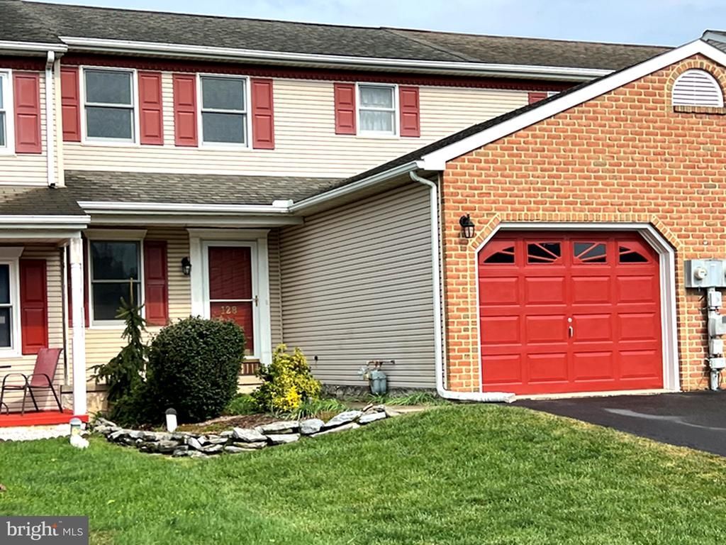 128 PALM LANE , LEBANON, PA 17042