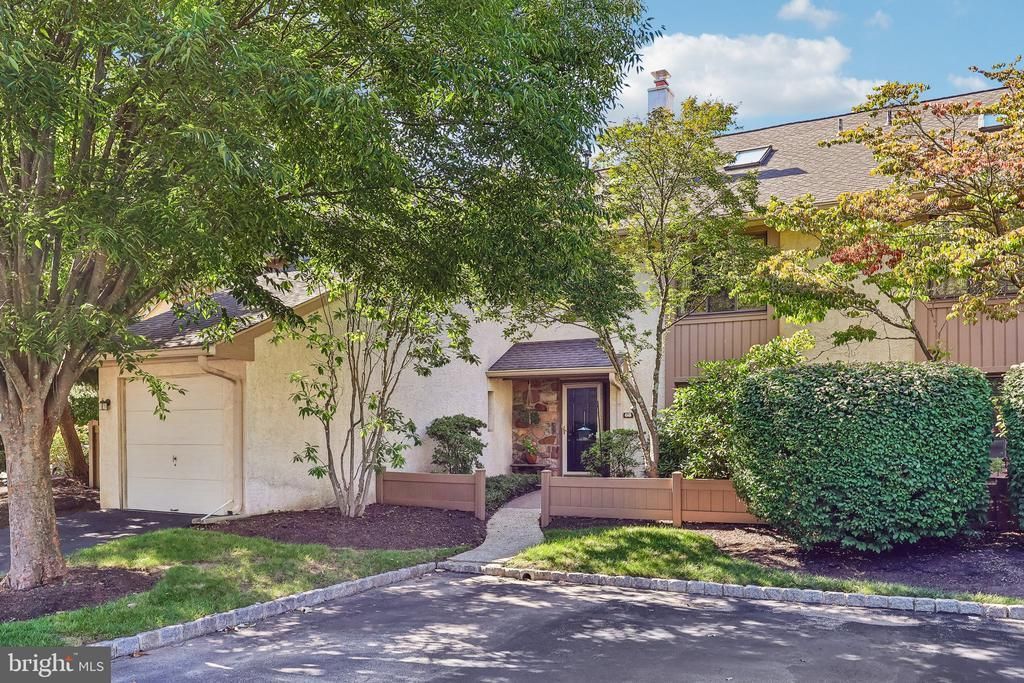68 HIGHGATE LANE , BLUE BELL, PA 19422