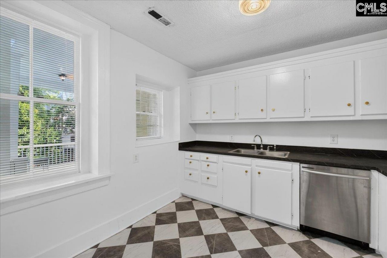 65 Vanderhorst Street  Photo 11