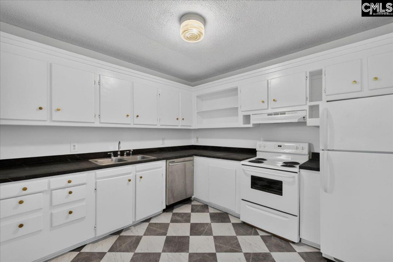 65 Vanderhorst Street  Photo 9